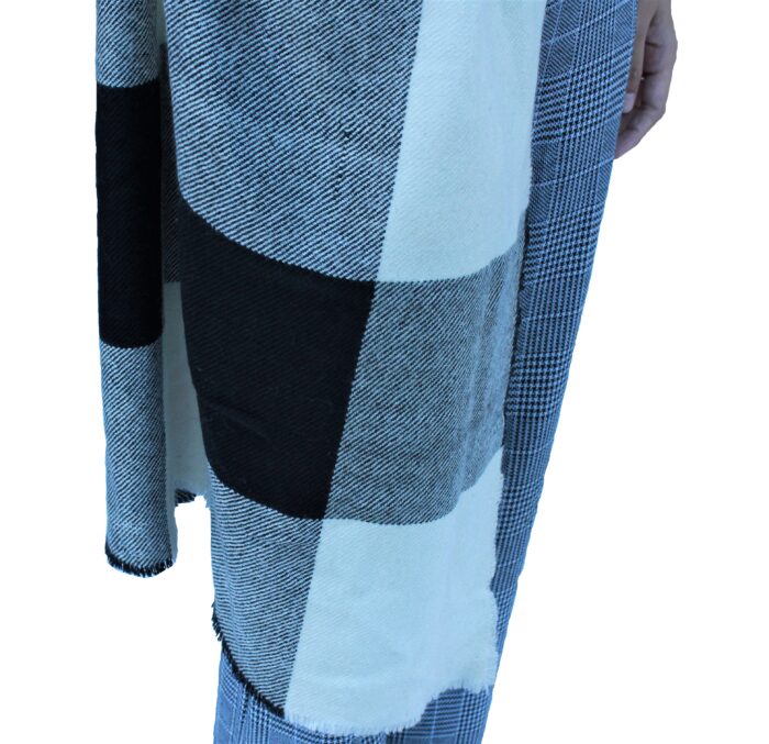 Hand Woven Pure Merino Wool Very Warm Winter Stole for Women and Girls - Image 2