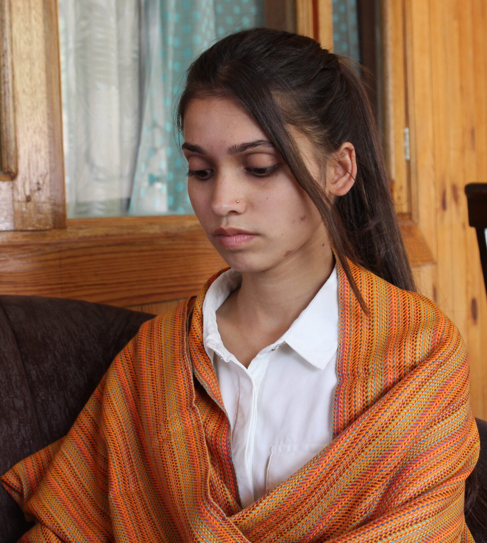 mernio wool handmade shawls