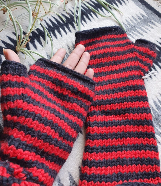 handmade woolen gloves