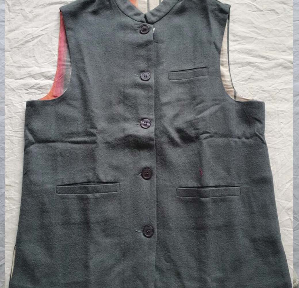 merino sleeve less jacket